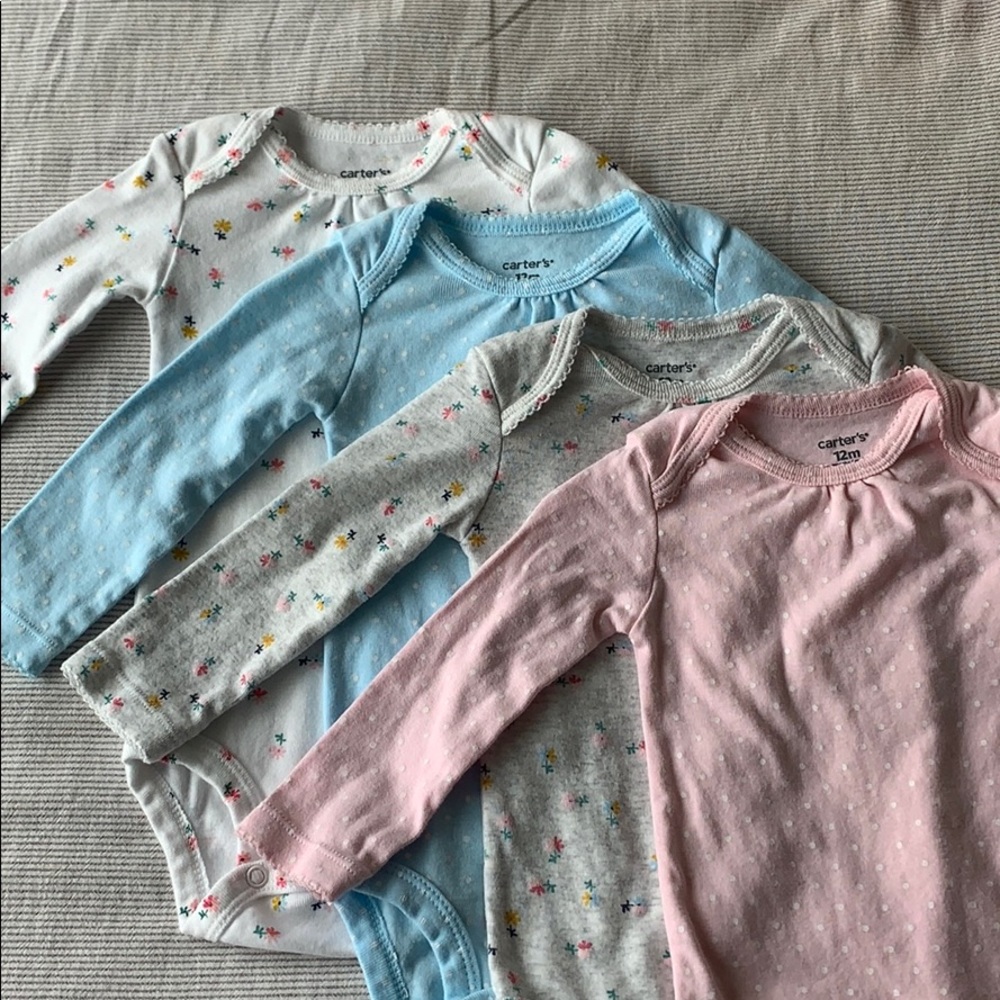 Carters 12M onesies - set of 4